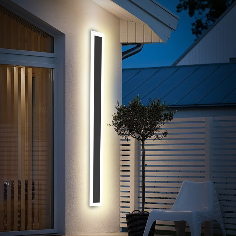 Minimalist LED Black Linear Wall Light