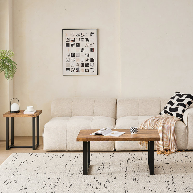 Petite table basse avec pieds en métal