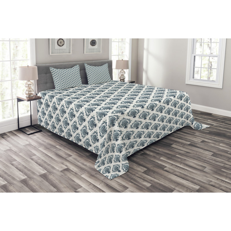 Damask Bedspread with Pillow Shams Included, 220 x 264 cm