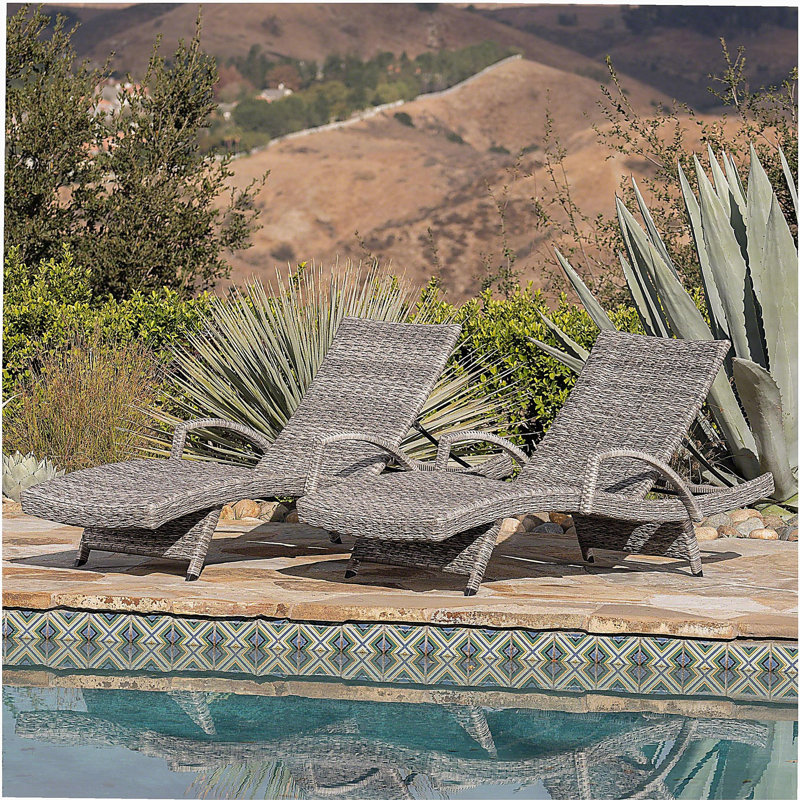 Chaise longue en osier crème