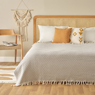 Silvana Patterned Bedspread With Tassels