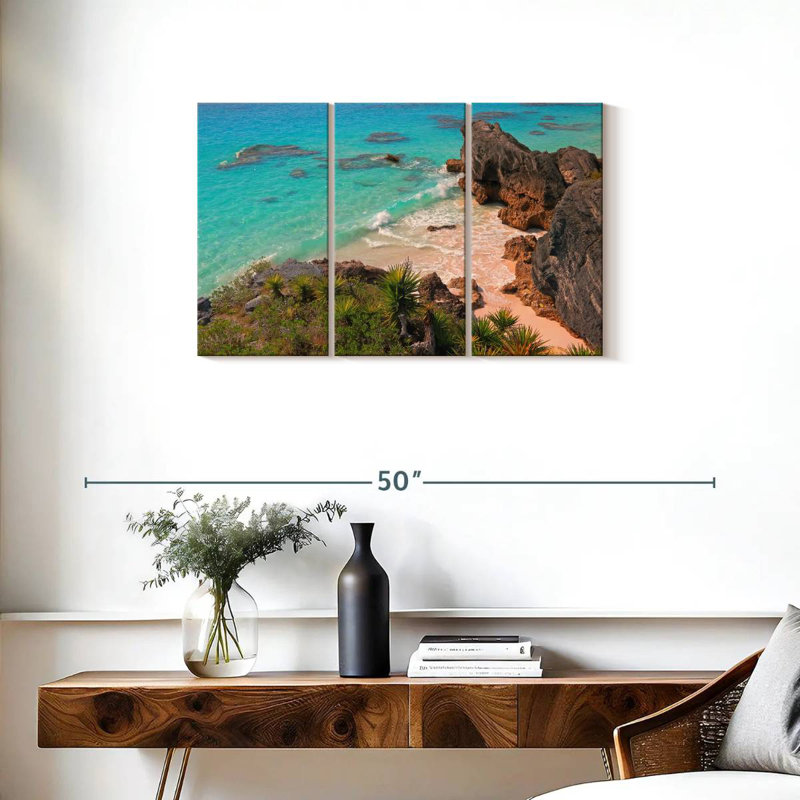 Bermuda Cove Azyah, 20" H x 33" W