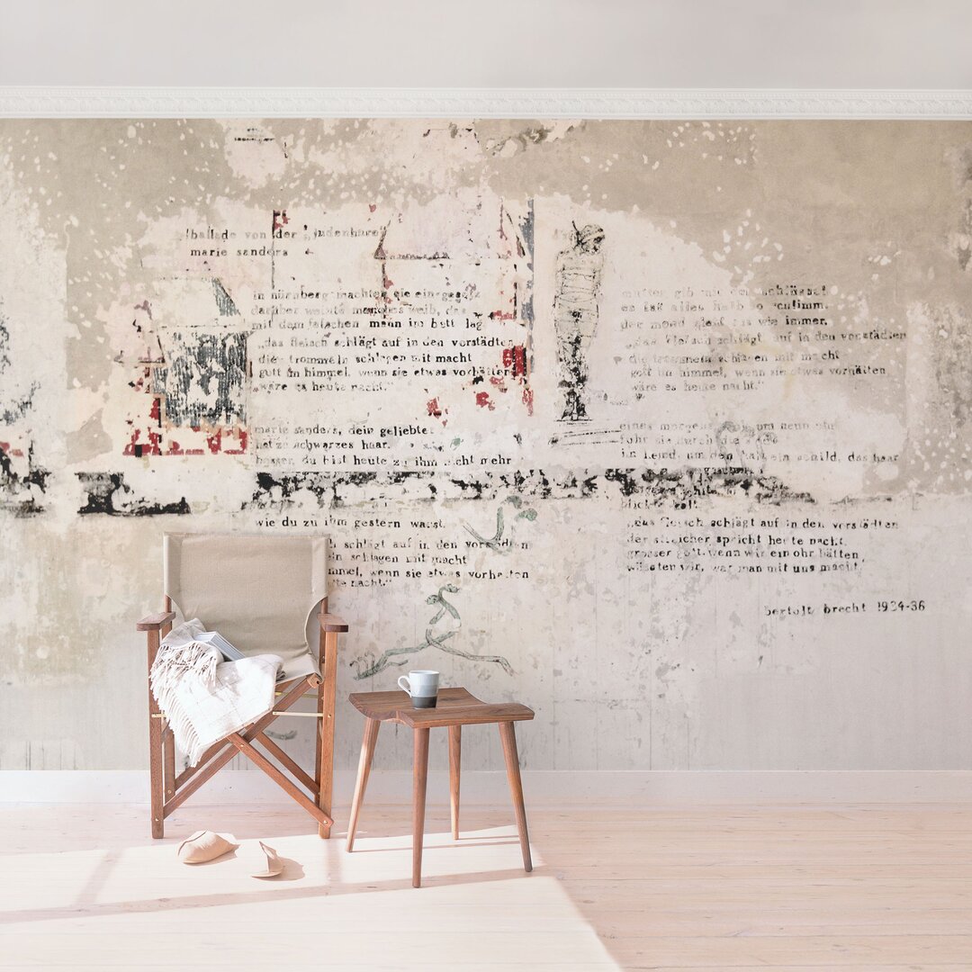 Glatte Tapete Shipp Old Concrete Wall with Bertolt Brecht Verses 2,25 m x 384 cm