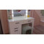 Grand meuble-lavabo moderne avec miroir et lumières, coiffeuse de maquillage avec 3 modes d'éclairage couleur, coiffeuse avec 3 tiroirs, 6 tablettes, 2 tablettes latérales et grande armoire latérale télescopique, prise de courant intégrée-1261757907
