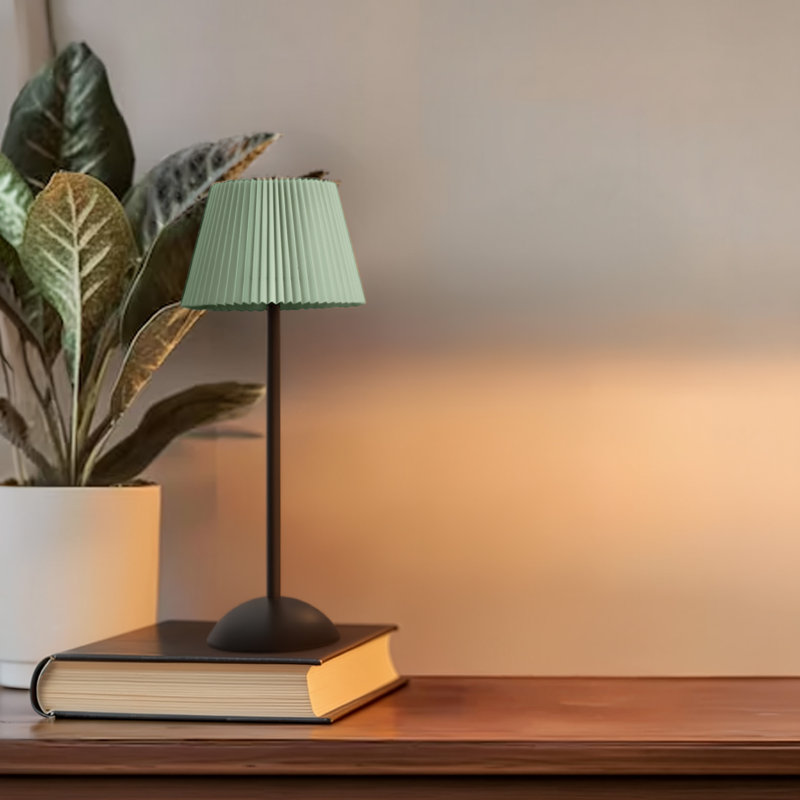 Lampe solaire à abat-jour vert 15 "H, Conception verte