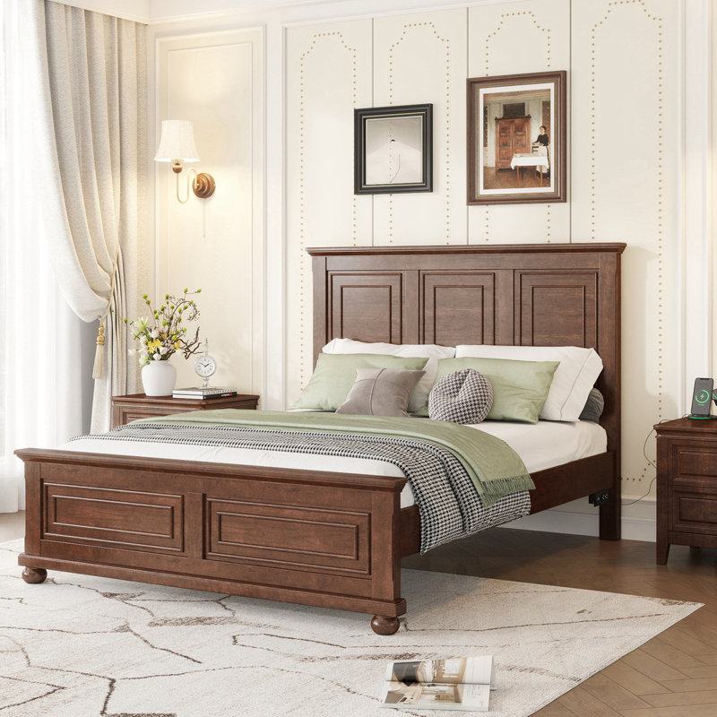 Grand lit avec tête de lit haute, pied de lit et station de charge USB, Noyer