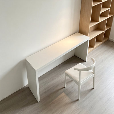 Bureau rectangulaire simple en pin blanc massif