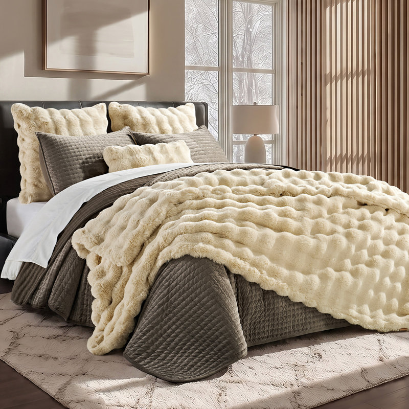 Double-Sided Bubble Faux Fur Throw Blanket, 50"x60", Beige