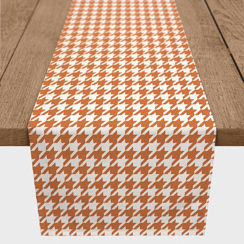 Chemin de table en losanges pointillé Nalston, 72 po x 16 po, Orange, Pied-de-poule