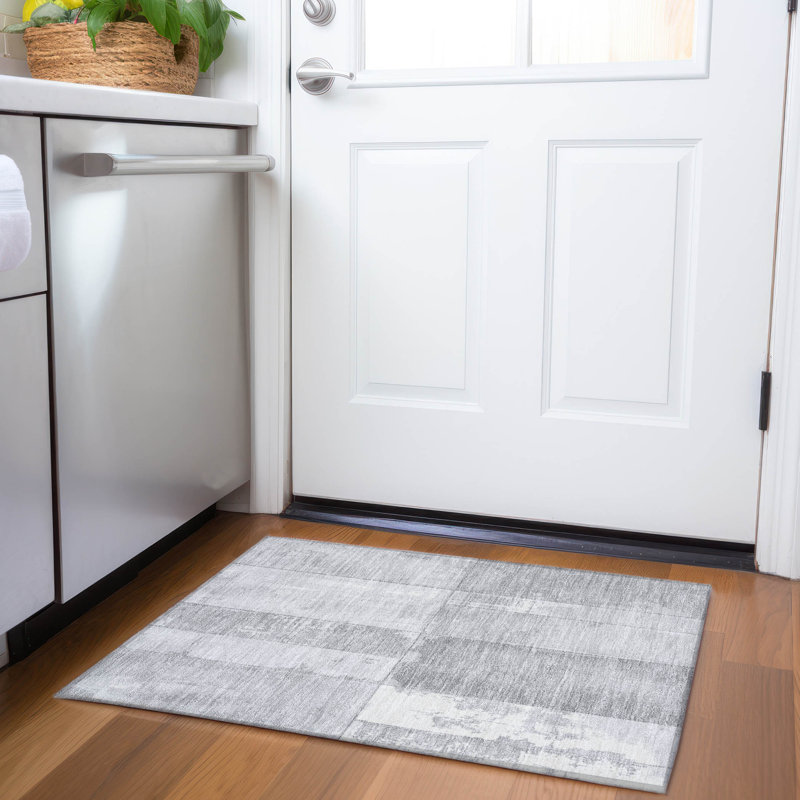 Tapis intérieur / extérieur gris lavable à la machine Xhevrie, Rectangle 1 pi 8 po x 2 pi 6 po 