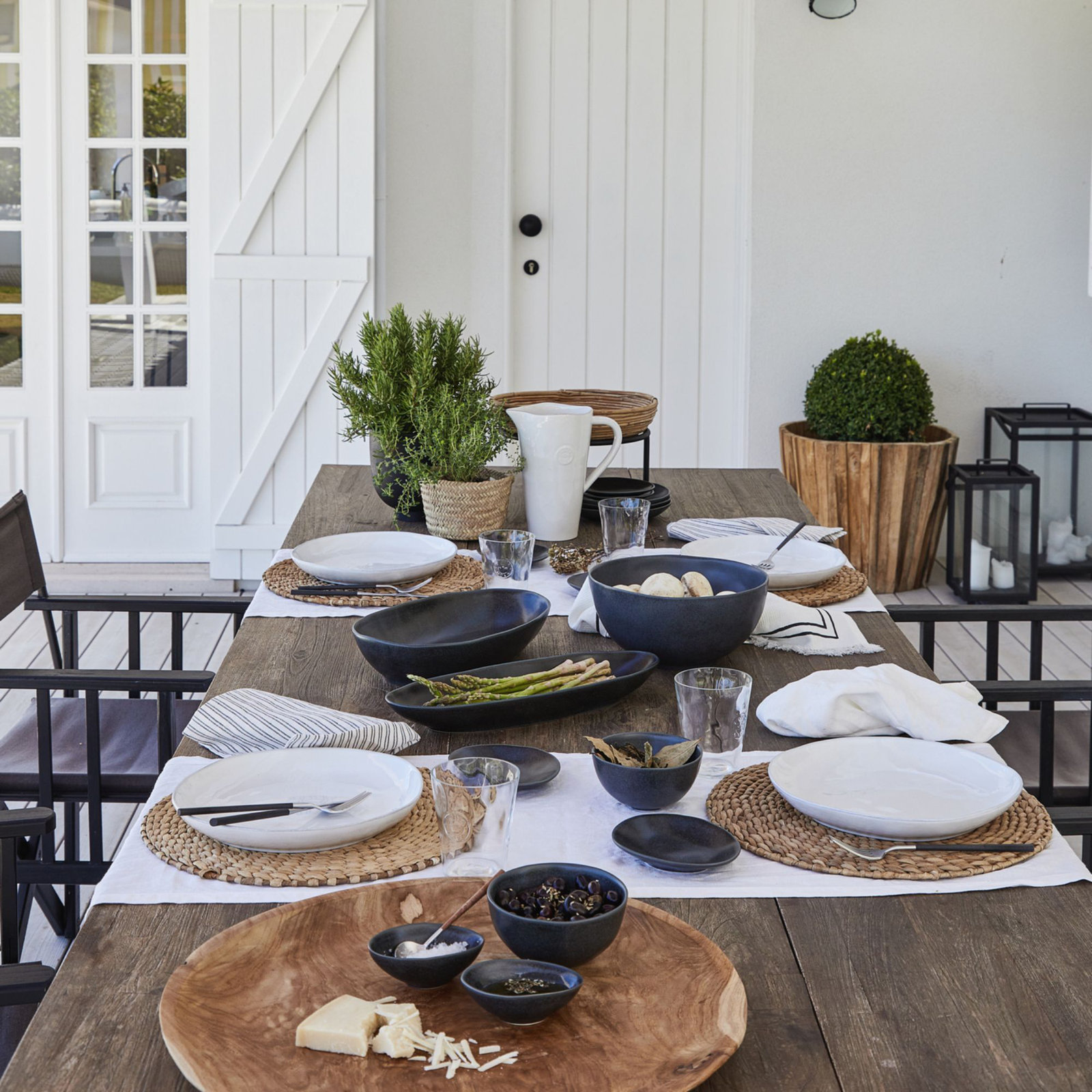 Livia Oval Platter, Matte Black, 2" H x 13" L x 4.25" W