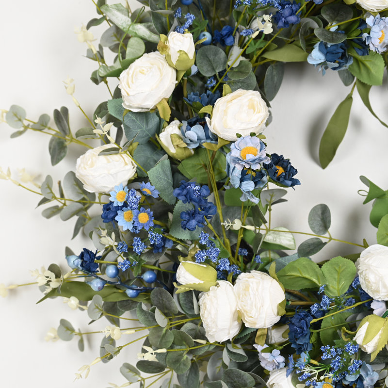 Couronne florale 26 po avec grappe de fleurs d'eucalyptus et de marguerites