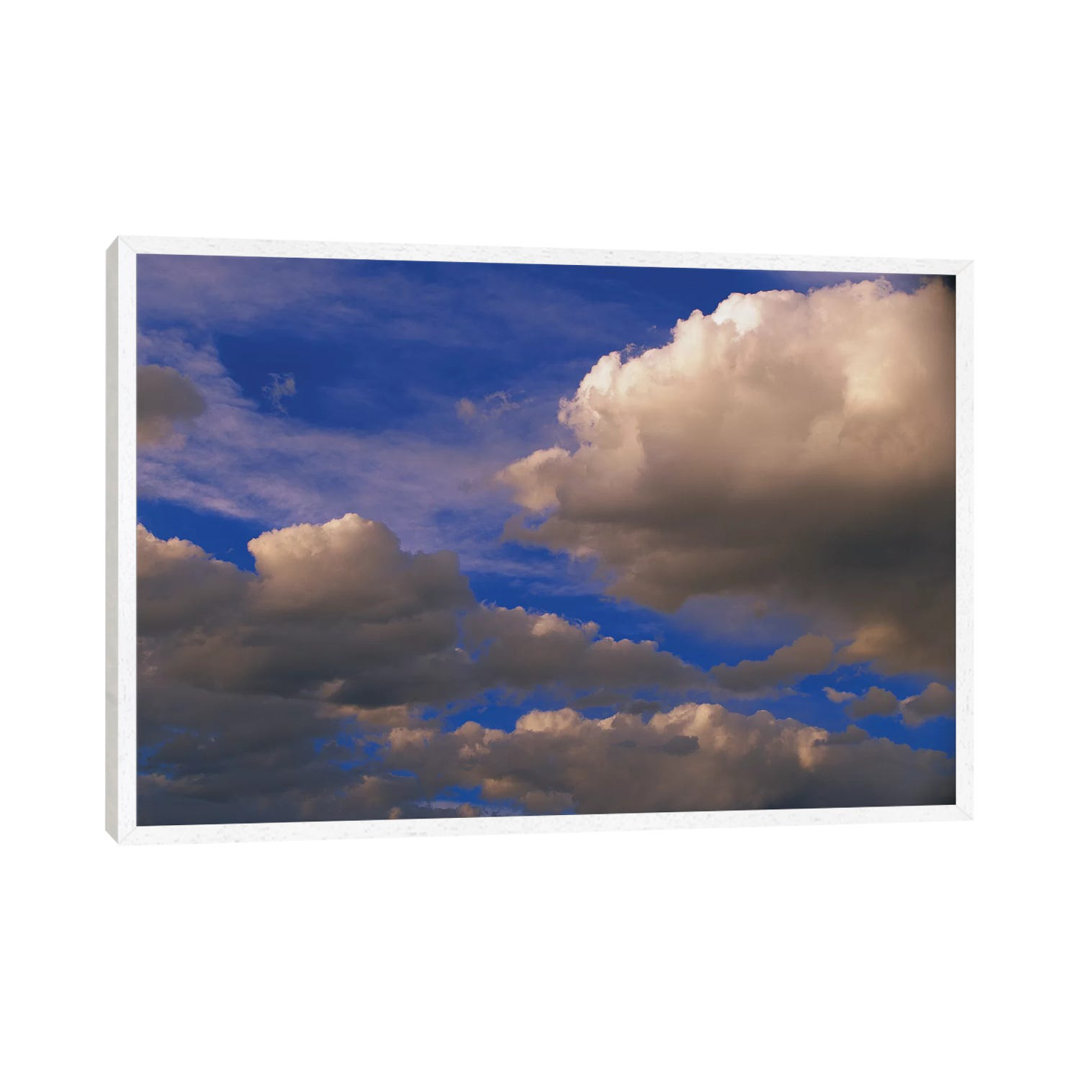 Bunte Wolken gegen blauen Himmel, New Mexico von Tim Fitzharris - Galerie-umwickelte Leinwand Giclée auf Leinwand