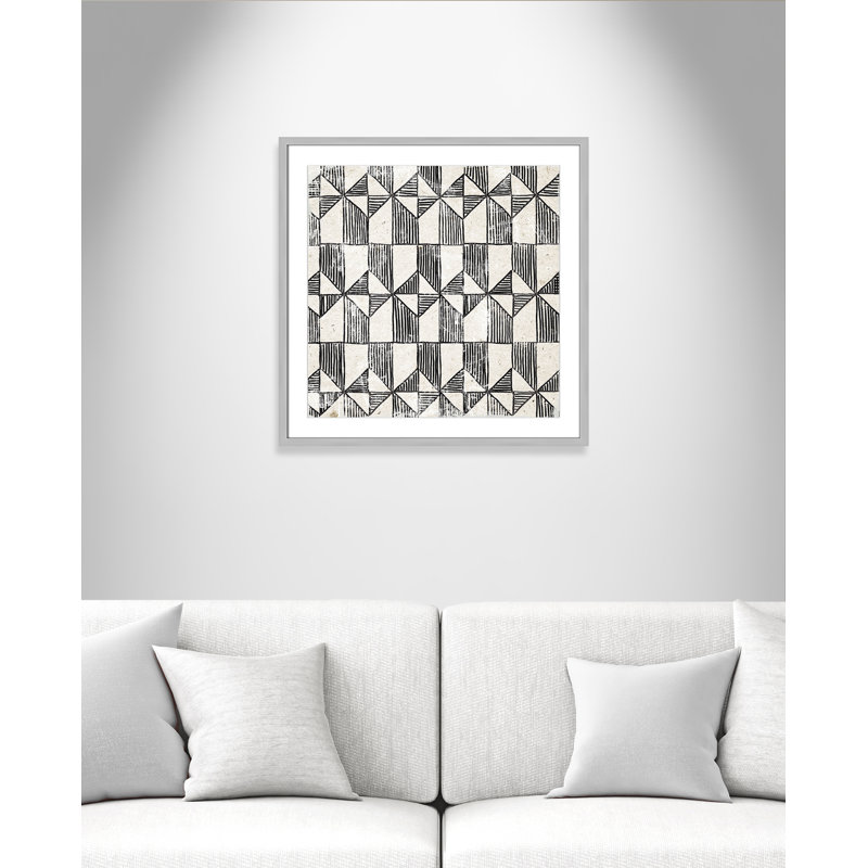 «White Art Deco I» par Aimee Wilson, L 27,5 po x H 27,5 po, Imprimé mat, Argent mat