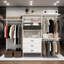 Armoire-penderie moderne blanche avec 6 tablettes et 3 tiroirs