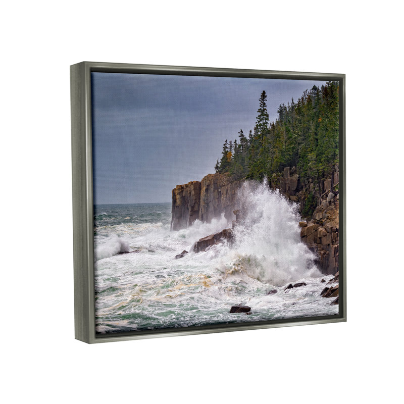 «Crashing Ocean Waves Cliff Wall Floater» par Rick Berk, H 17 po x l 21 po x P 1,7 po, Cadre flottant gris lustré