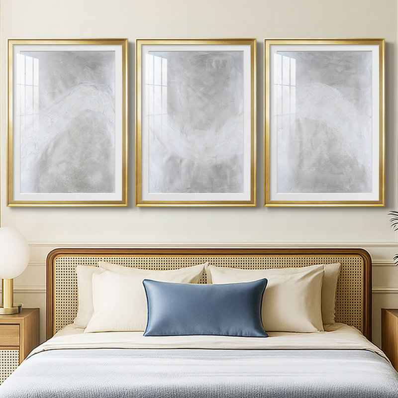 Snowdrift I  -Custom Framed  Premium Print W Matt - 3 Pieces, H 21 po x l 30 po, Doré