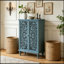 Armoire avec portes sculptées creuses-104742630