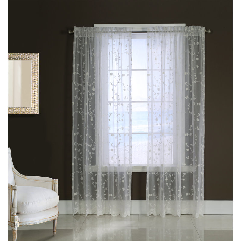 Panneau de rideau simple diaphane avec passe-tringle Meriwether, l 52" x L 95", blanc
