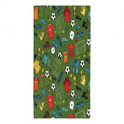Serviette de plage de football 1 pièce, avec maillots de soccer, balles, crampons et graphiques de terrain dans un style dynamique et esquissé. Grande microfibre, idéale pour la piscine, les voyages sportifs, unisexe.