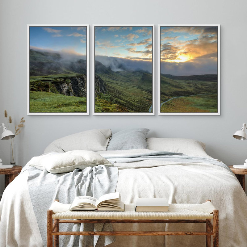 Paysage naturel, lever de soleil sur les vertes collines, matin, lueur, photographie de paysage, réalisme, décor panoramique