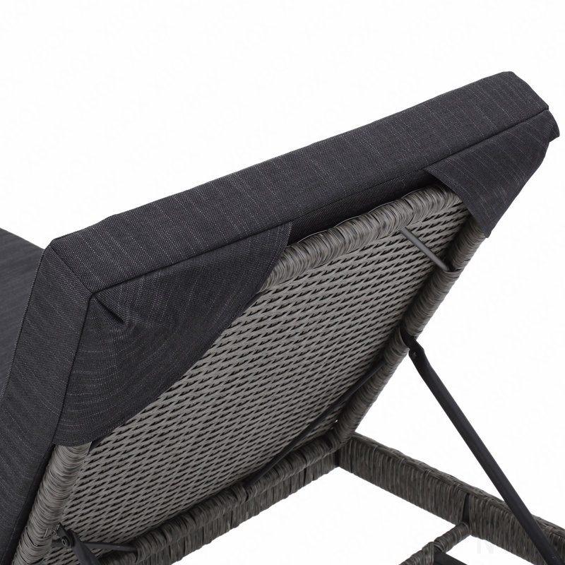 Chaise Lounge