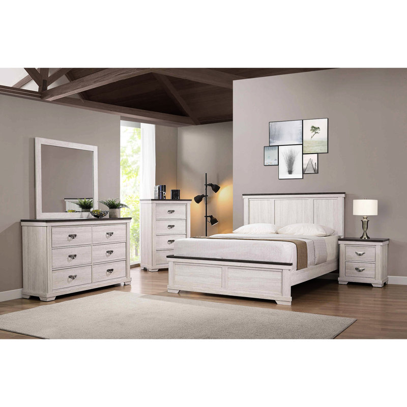 Lit à panneau rustique blanc antique et brun avec un look confortable pour une chambre à coucher confortable