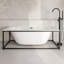 Baignoire autoportante Pierre 60 po, blanc lustré, cadre noir inclus