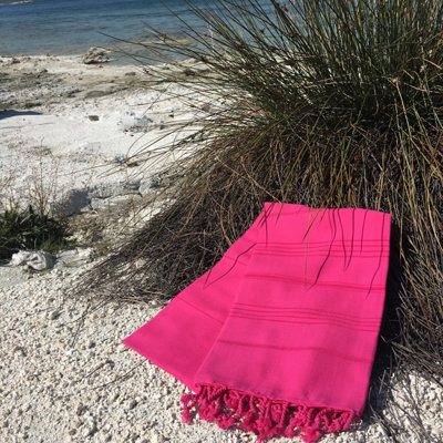 Luxurious Fouta Beach Towel, Fuchsia, 37.4 x 68.9 inches | 100% Cotton, Ultra Soft & Highly Absorbent, 5.1 oz/sq ft | Machine Washable, Perfect for Beach, Pool, Spa, and Travel | Lightweight & Stylish Design