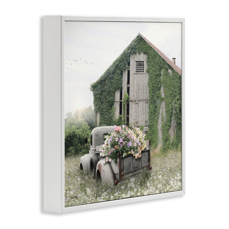 «Magical Farmhouse Barn Green Vine Botanicals Flower Field» par Lori Deiter - photographie, H 12 po x l 12 po