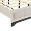 Très grand lit contemporain à deux tons en chêne blanc et gris, tête de lit tapissier en tissu moderne avec finition grise, pour la décoration-118874428