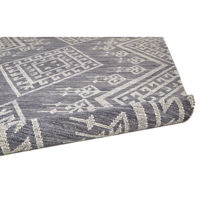 Adhil Geometric Indoor Rug