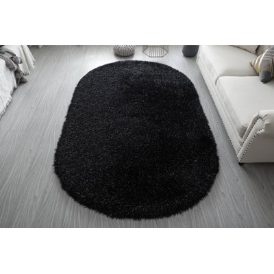 Tapis noir à longs poils Varina Collection