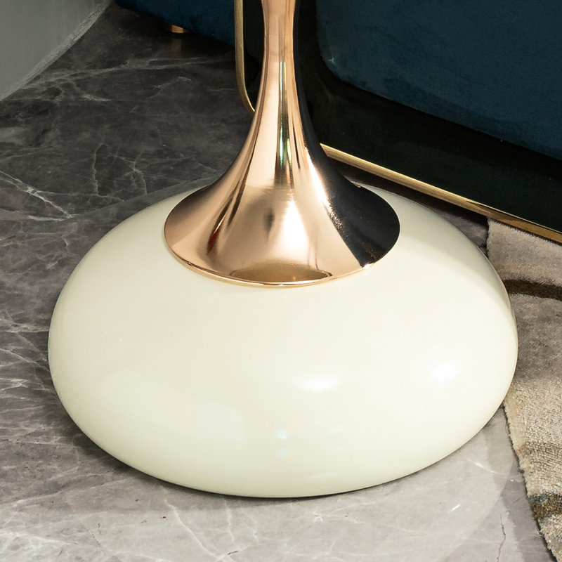 Table d'appoint compacte blanche - Décoration de salon en métal avec étagère d'assemblage en or sans effort