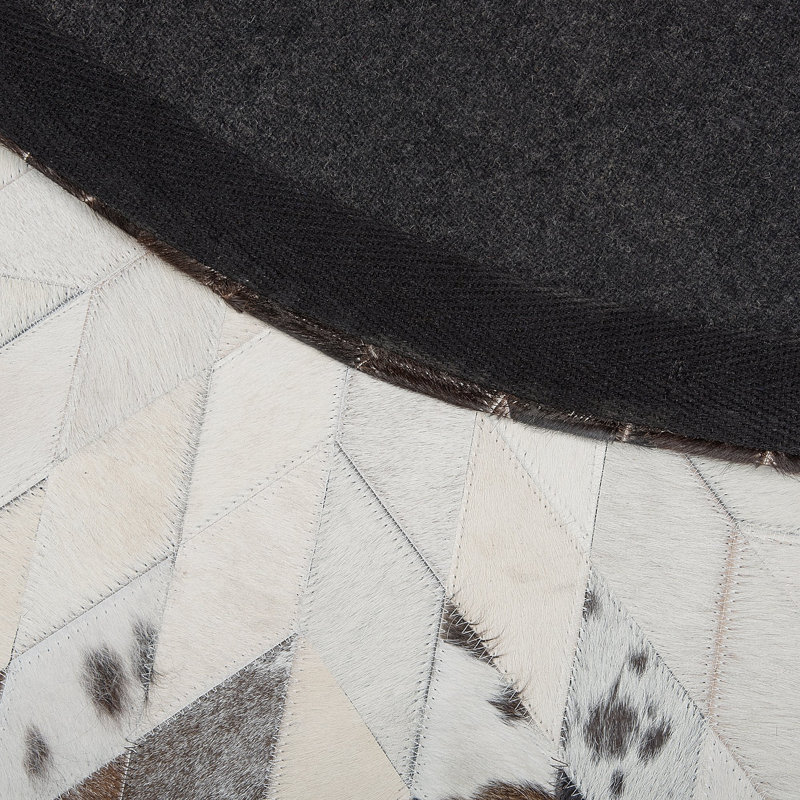 Round Venetta Chevron Hand Woven 140cm X 140cm Area Rug