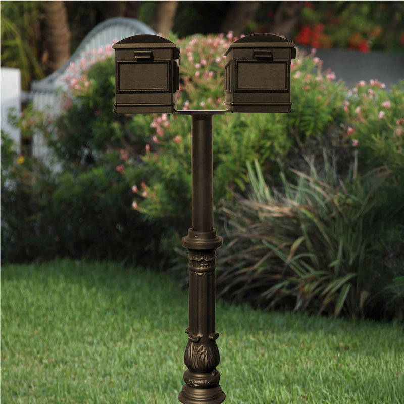 Hanford Aluminum Post Mounted Mailbox with Magnetic Closure