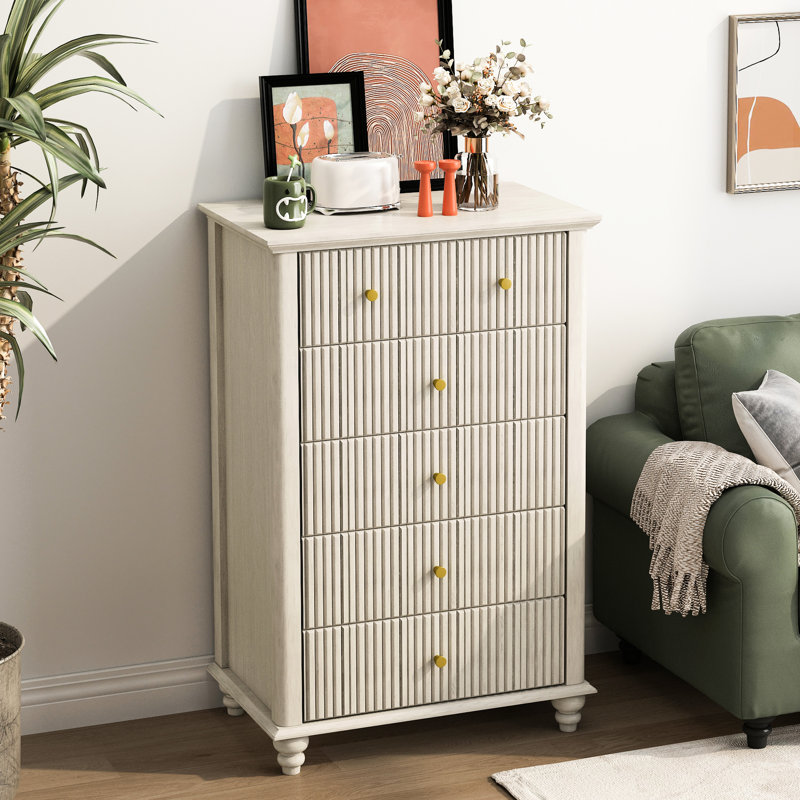 Grande commode cannelée de 45 po de style moderne de 45 po avec poignées en métal, idéale pour le rangement dans le salon et l'apparence élégante