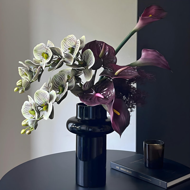 Ornements de fleurs simulées