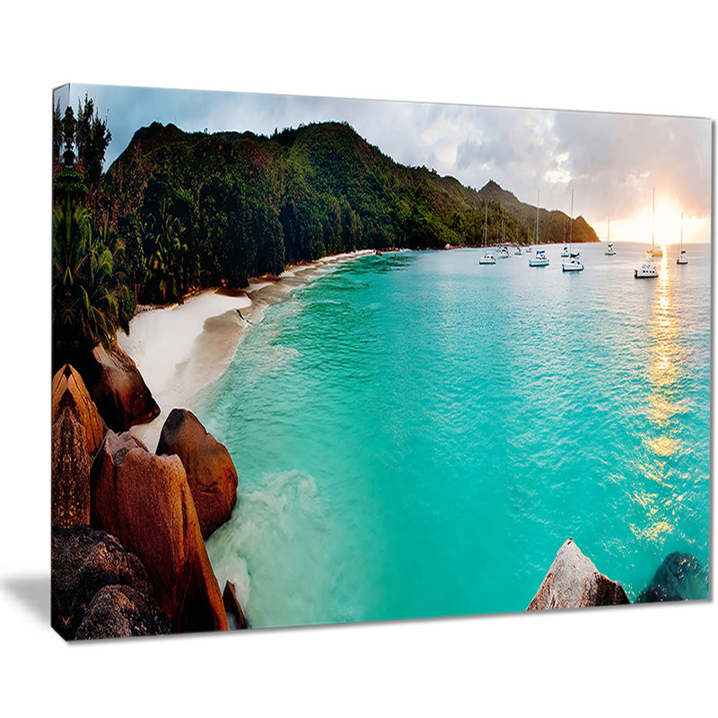 «Tropical Beach with Blue Waters», reproduction de photo sur toile, H 30 po x l 40 po x P 1 po