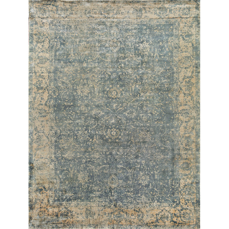 Cassina Oriental Area Rug in Silver