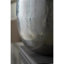 Vase élégant en aluminium à stries argentées, léger et durable pour un décor moderne-783821782