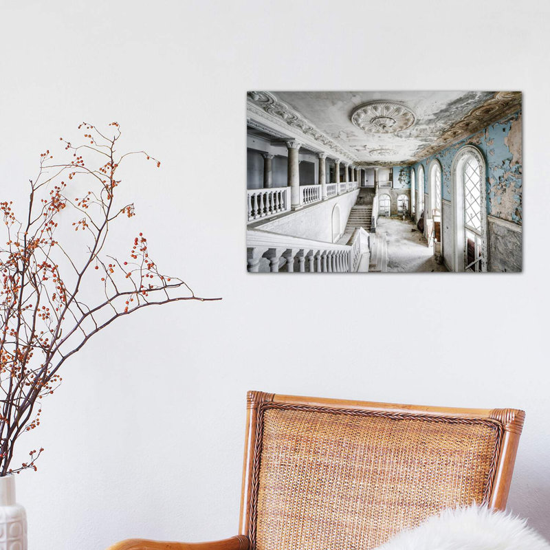 «Gostinitsa» par Simon Yeung - reproduction de photo, Toile tendue, H 32 po x l 48 po x 1,5 po