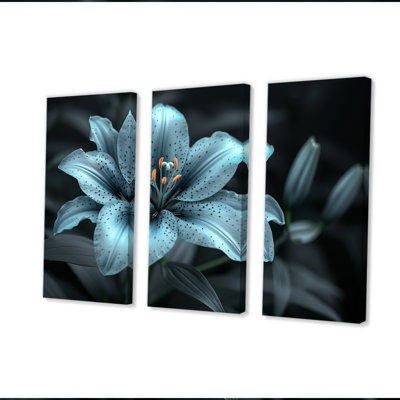 «Modern Modern White and Blue Glass Lilies Photo II», ensemble d'art mural lys