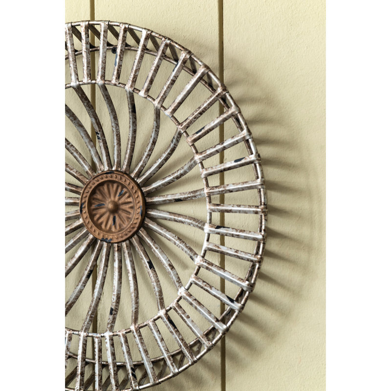 De 3 décorations murales à disque en métal, de forme semblable à un centre floral classique, fer gris brun, trois objets de décoration de 20,5 po x 20,5 po x 3 po et médaillon, en taille