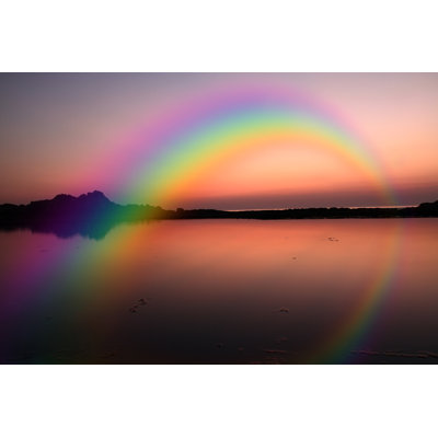 Rainbow over a Lake - peinture sur toile tendue