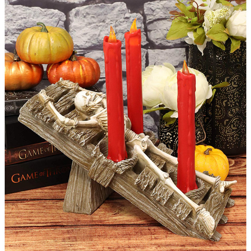 Candélabre en plastique statue squelettes altar