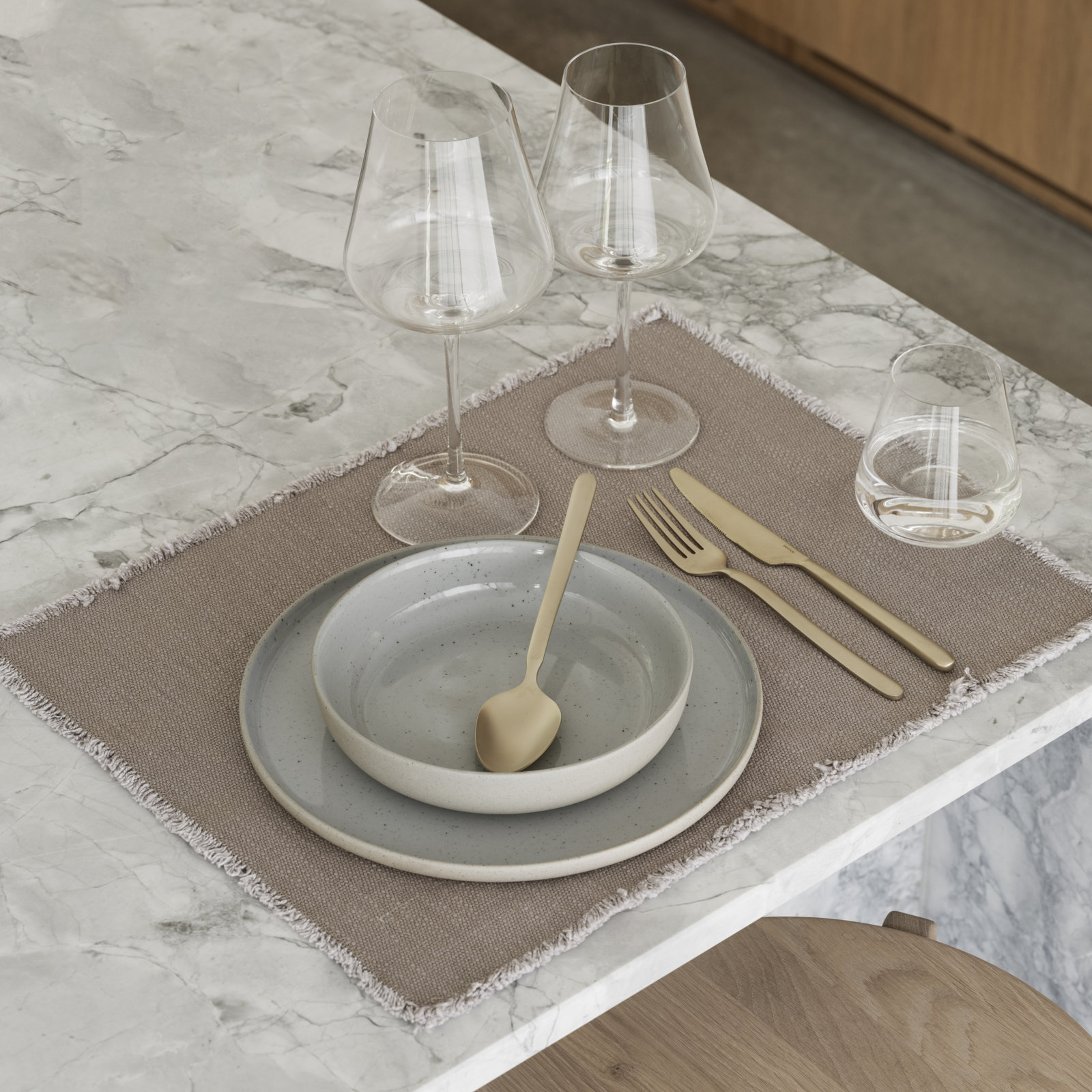Lineo Reversible Cotton Placemat, Mirage Gray