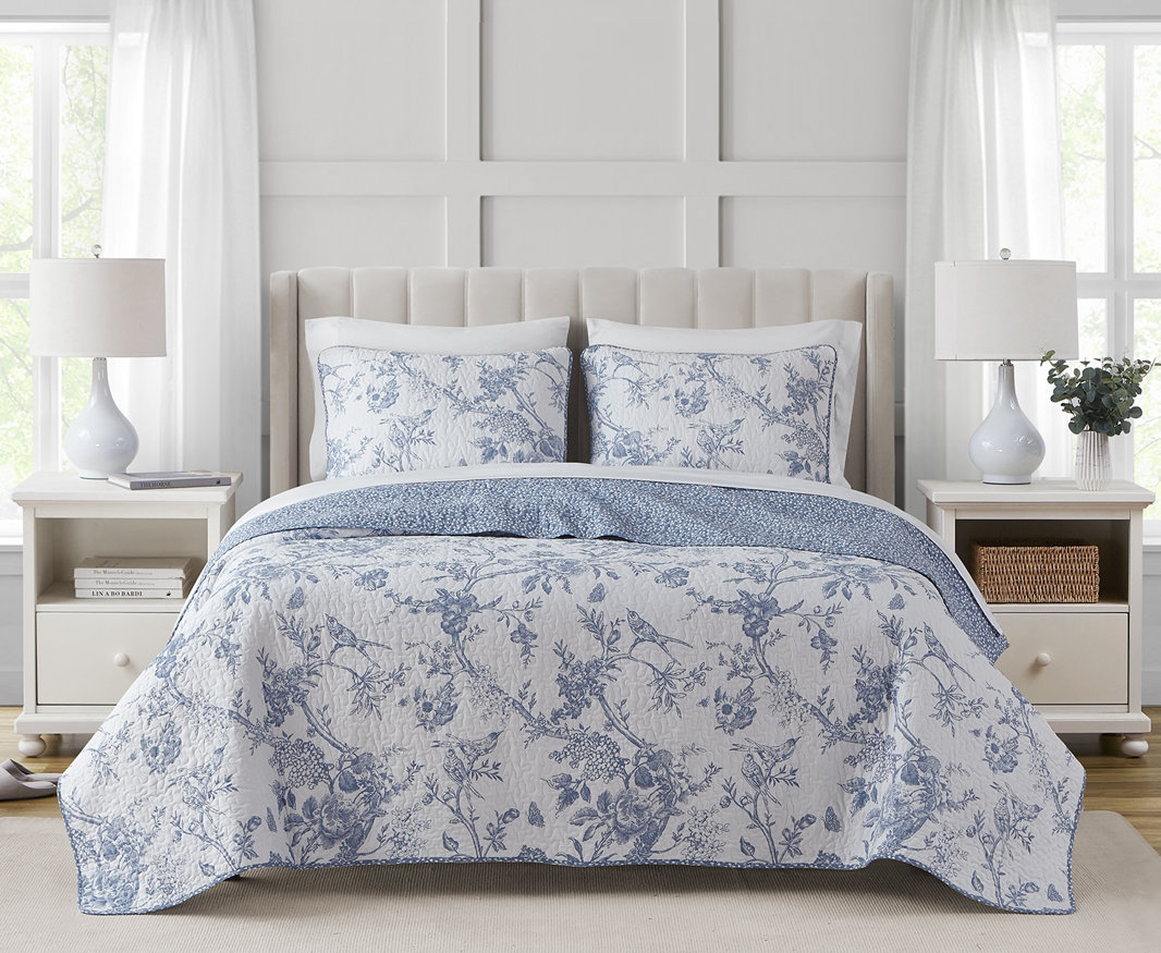 Classic Home Décor with Timeless Style