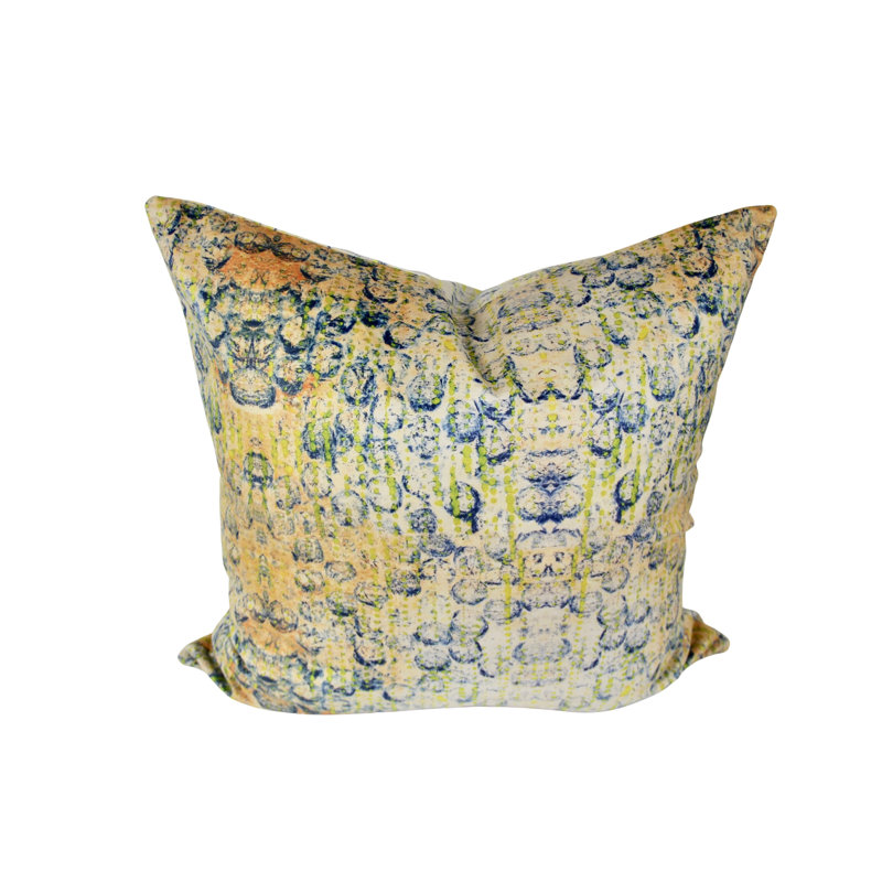 Coussin en velours rose pastel