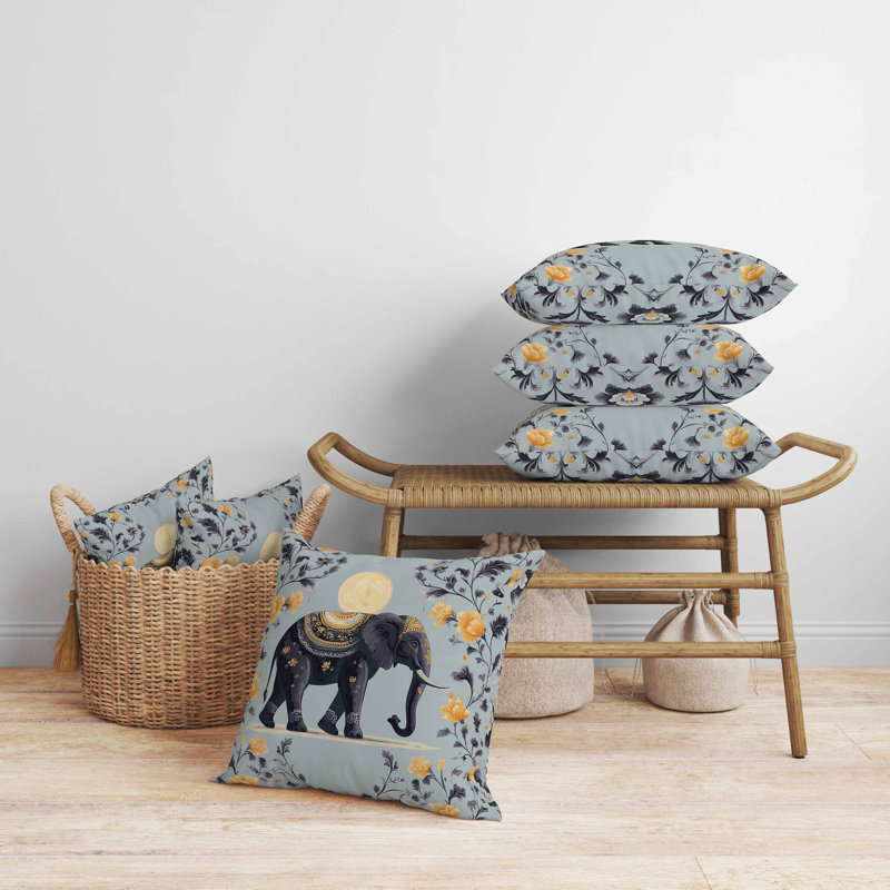 Oreiller en faux suède Moonbeam Elephant, Bleu / Vert / Jaune, Carré 16 po